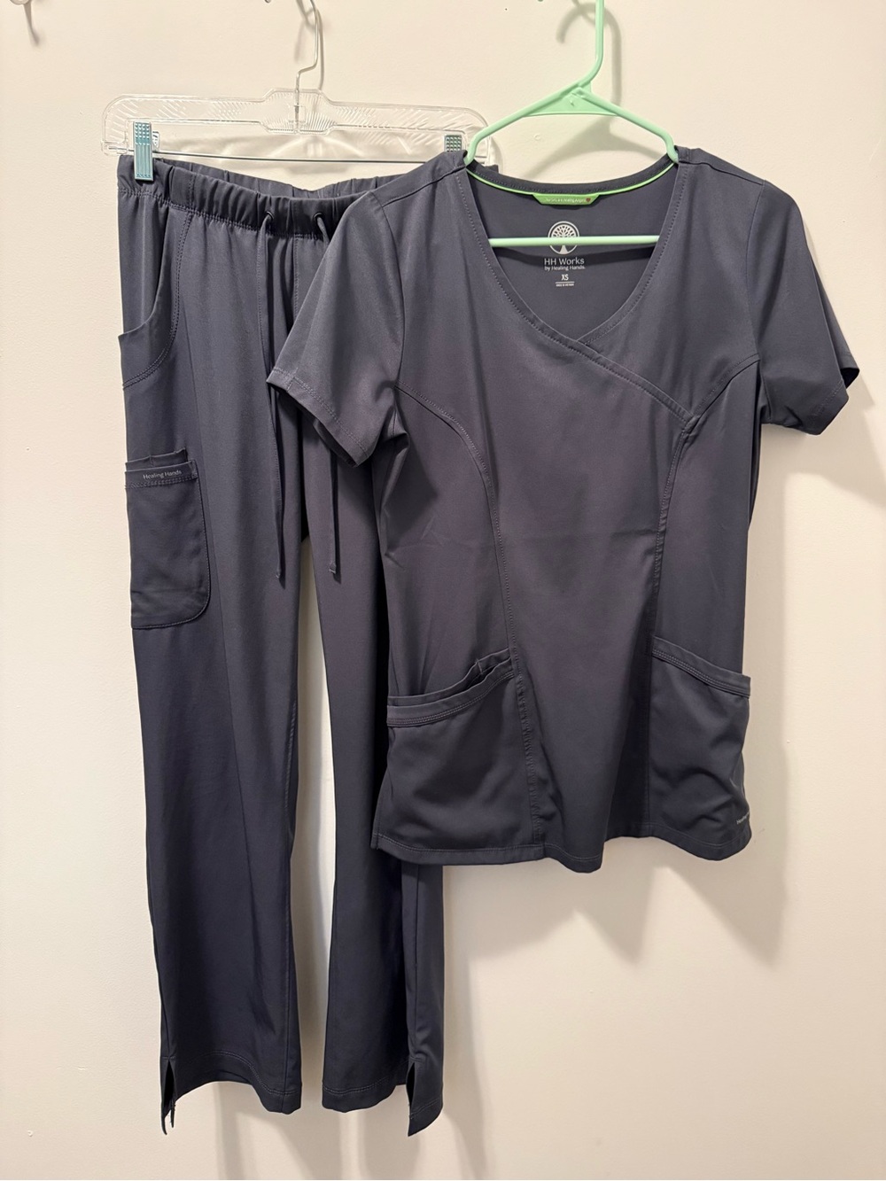 Women's Grey V-Neck Scrub Set - Top & Drawstring Pants